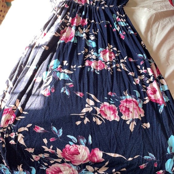 Floral Maxi Dress - Picture 4 of 5